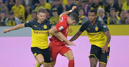 Lewandowski i nie tylko. Polacy w "jedenastce" marzeń znanego klubu