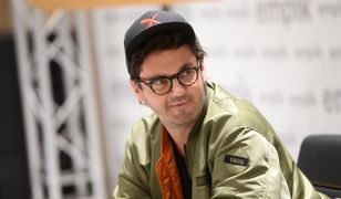 Kuba Wojewódzki imprezuje z tajemniczymi kobietami nad morzem