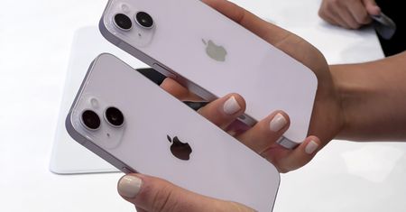 Samsung chciał wyśmiać iPhone'a 14. Efekt jest odwrotny od zamierzonego