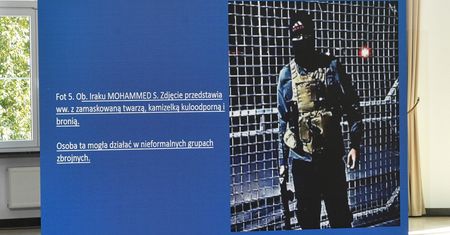 Polskie władze o migrantach. "Powiązania z terrorystami"