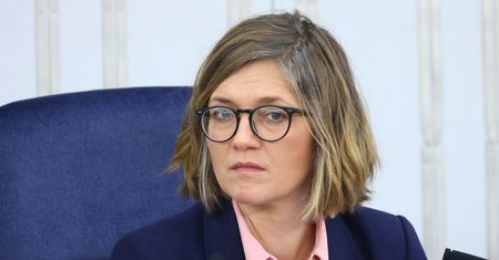 Skomentowała decyzję Hołowni. "Wymyśla kolejne wymówki"