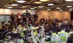 Antyszczepionkowcy wdarli się do telewizyjnej firmy produkcyjnej w Londynie