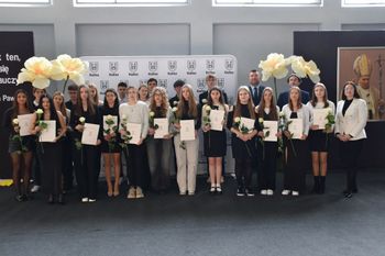 Kalisz: Uczniowie otrzymali stypendia Jana Pawła II