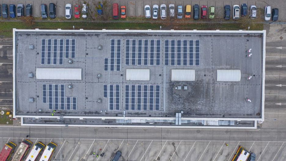 Wrocław. Prąd ze słońca zasila zajezdnię. MPK z fotowoltaiką