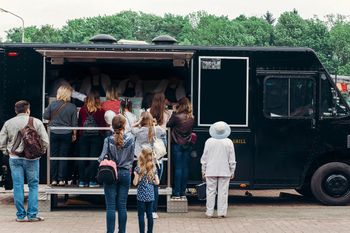 Ile kosztuje food truck i czy to dobra inwestycja?