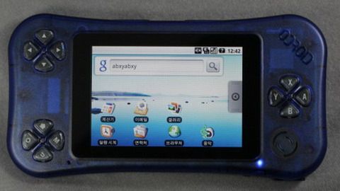 Przenośna konsola z systemem Android 1