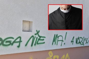 Ksiądz zobaczył wulgarny napis. Szybko zareagował