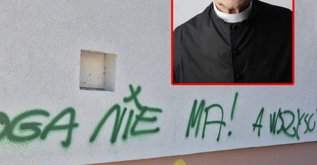 Ksiądz zobaczył wulgarny napis. Szybko zareagował
