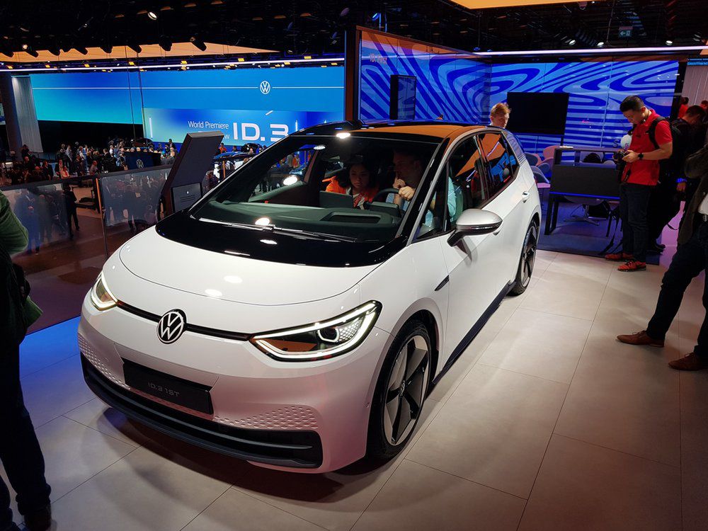 Volkswagen ID.3 dopiero we wrześniu. Niektóre funkcje wyposażenia będą nieaktywne