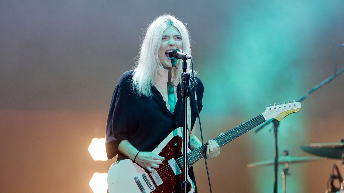 Filip Radwanskigra na gitarze, kobieta, Lato z radiem Festiwal, BINARY<(17) bytes>, BINARY<(14) bytes>, BINARY<(10) bytes>, BINARY<(39) bytes>, BINARY<(7) bytes>, piosenkarka, BINARY<(15) bytes>