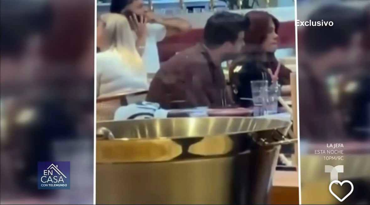 Gerard Pique z rudowłosą kobietą