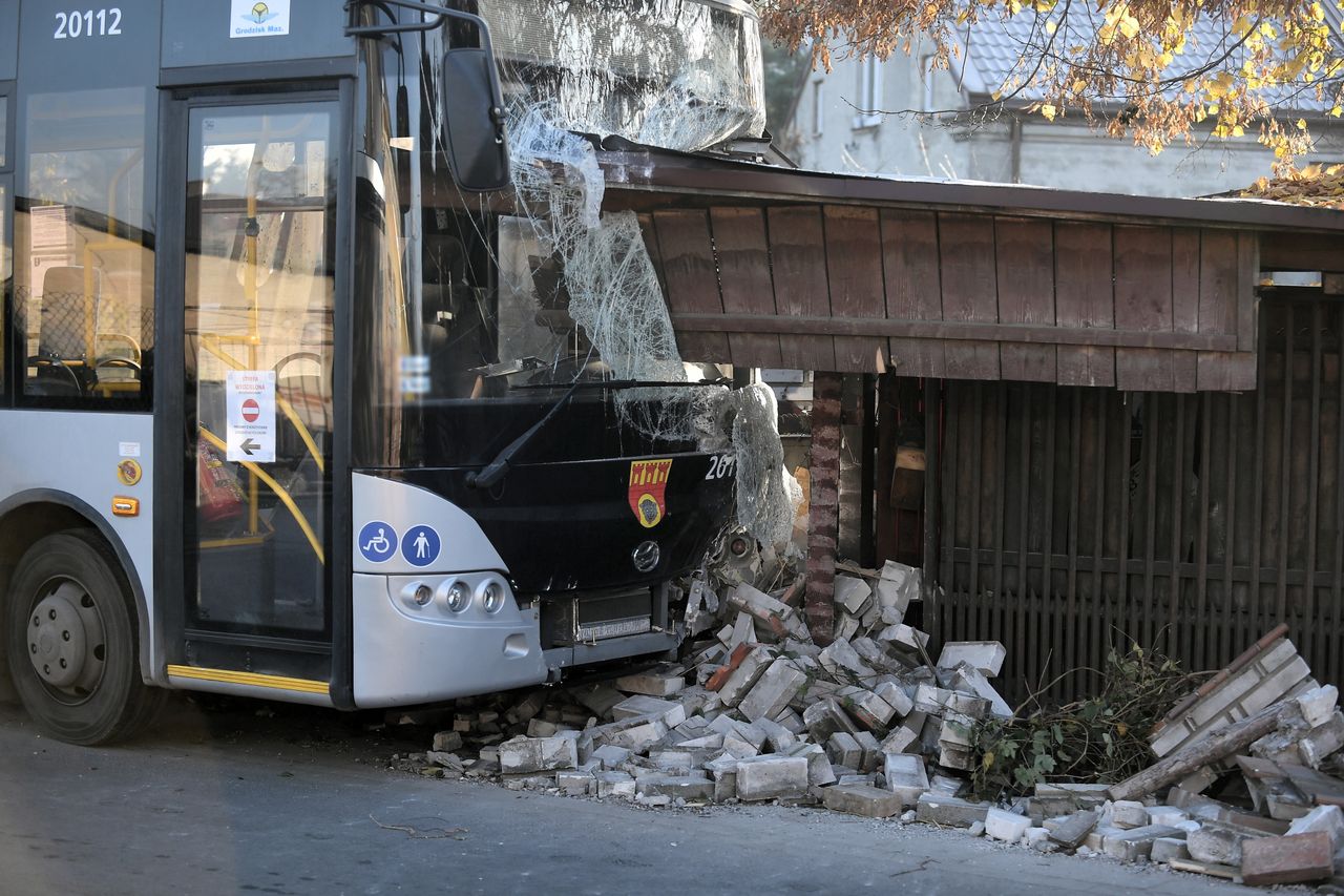 Wypadek autobusu w Pruszkowie