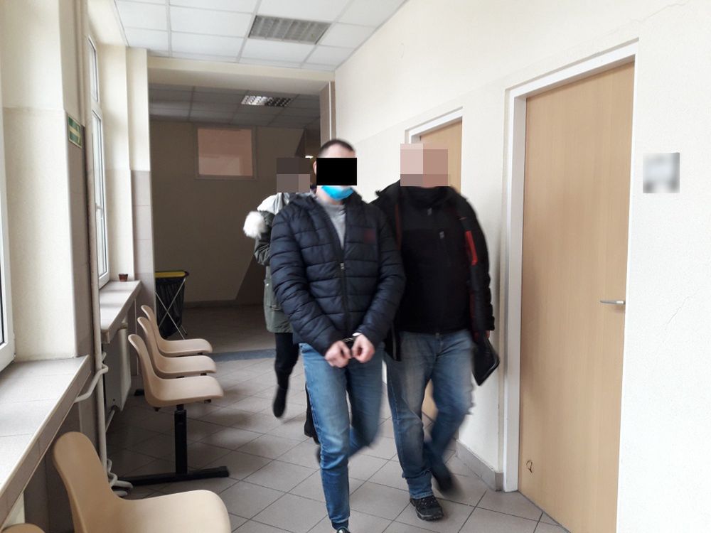 Warszawa. Duże ilości narkotyków i czterech zatrzymanych. Jest decyzja sądu