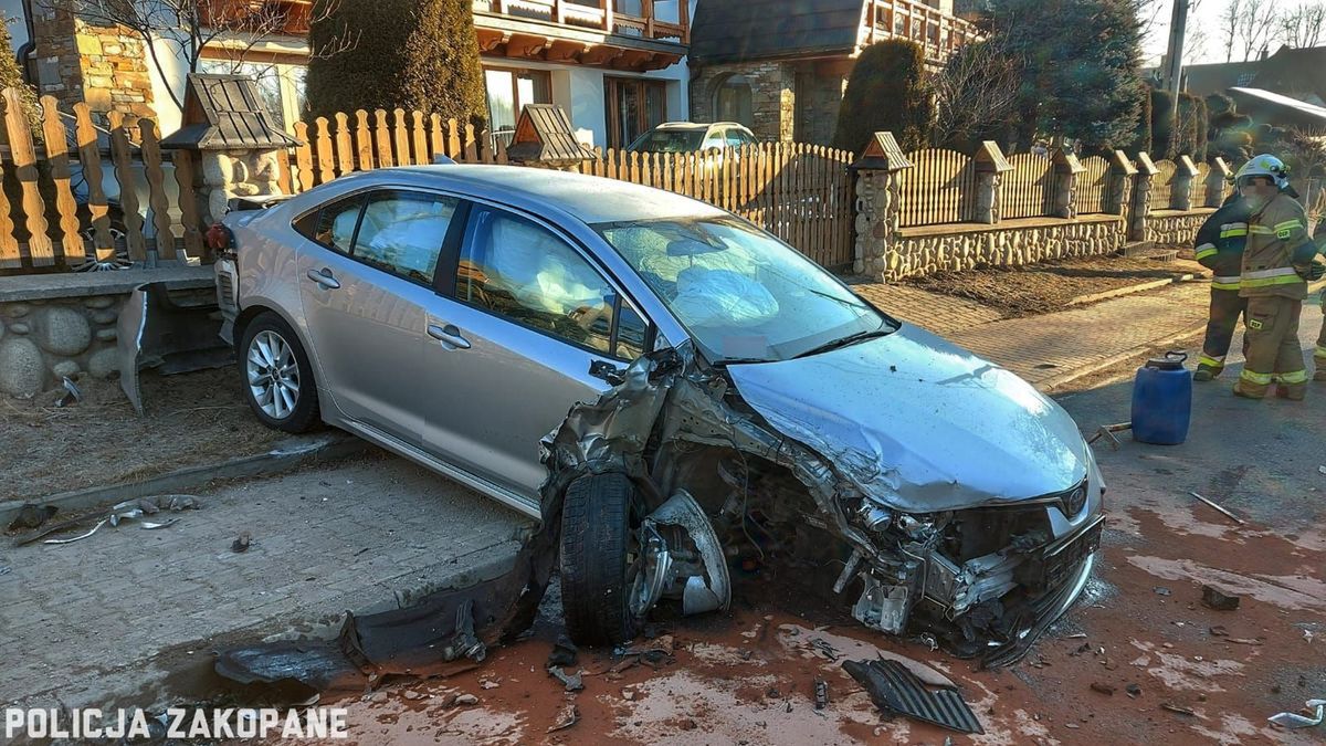 Pijany turysta „szalał” pod Zakopanem. Uciekł z miejsca kolizji