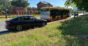 Warszawa. Kierujący przewozu osób doprowadził do zderzenia z autobusem miejskim. Jedna osoba w szpitalu