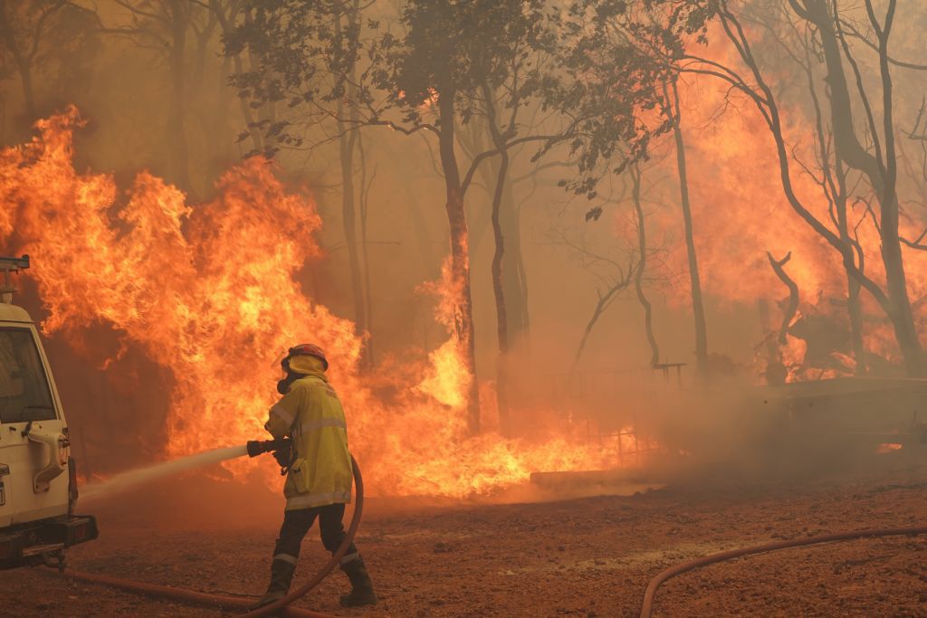 Ogromny pożar na przedmieściach Perth w Australii