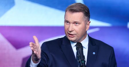 Spór w PiS. Czarnek: patrzyłem z zażenowaniem