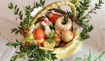 Odchodzi do lamusa. Czym zastąpić bukszpan w ogrodzie i w koszyczku?