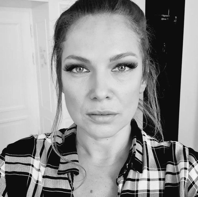 Joanna Liszowska pokazuje się bez makijażu i mędrkuje o zmartwieniach. Fani wtórują: "Sama mądrość"(FOTO)