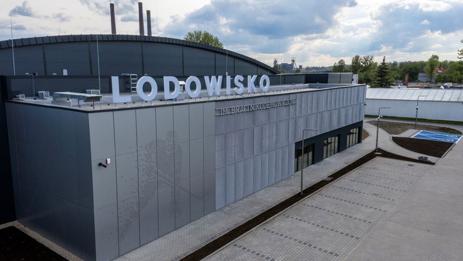 Śląskie. Lodowisko im. Braci Nikodemowiczów to największa i najważniejsza inwestycja sportowa w Bytomiu w XXI wieku. 