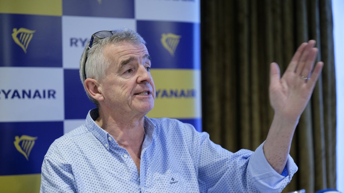 BRUSSELS, BELGIUM - JANUARY 17:  Irish businessman, CEO of Ryanair Michael O'Leary holds a press briefing on January 17, 2022 in Brussels, Belgium. The Irish ultra low-cost carrier said that Airline ticket prices could increase by 10% this year. Rising fuel prices, an influx of American tourists and a drop in supply on most European airlines will make plane tickets 5 to 10% more expensive this year, according to Michael Kevin O'Leary. (Photo by Thierry Monasse/Getty Images)