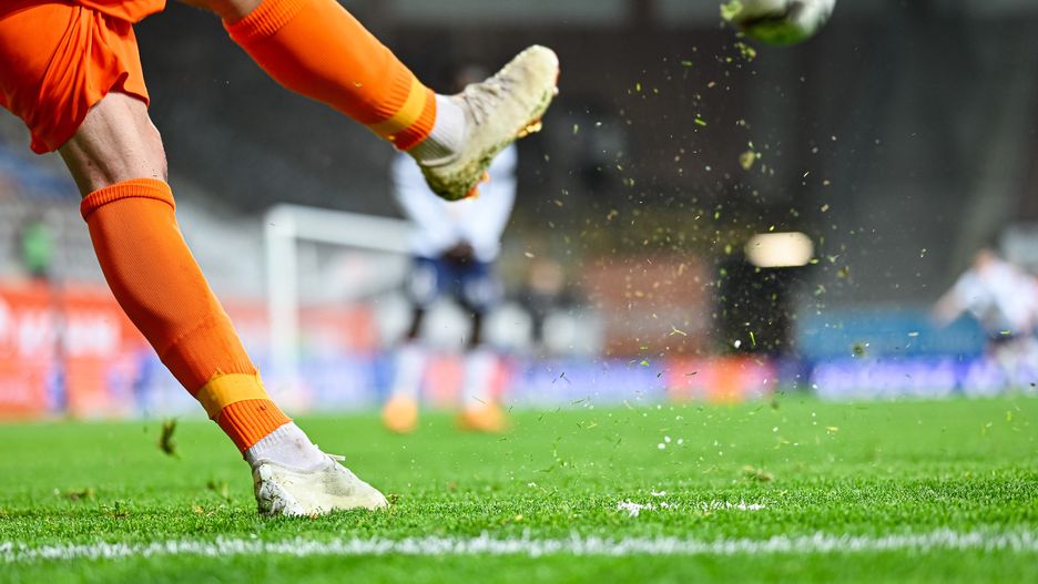 Pilka nozna. PKO Ekstraklasa. Zaglebie Lubin - Gornik Zabrze. 22.04.2022
Football player's legs and blades of grass flying after kicking the ball during soccer match.
soccer, football, kick, shoot, shot, Sport, detail, footballer, player, match, illustration, professional, stadium, pitch, field, playing, competition, green, man, male, team, action, arena, blurry, blurred, blur, fuzzy, game, ball, grass, background, league, play, people, attack, championship, outdoor, activity, symbol, goal, blades, air, shoes, legs, orange, turf, motion, foot, movement