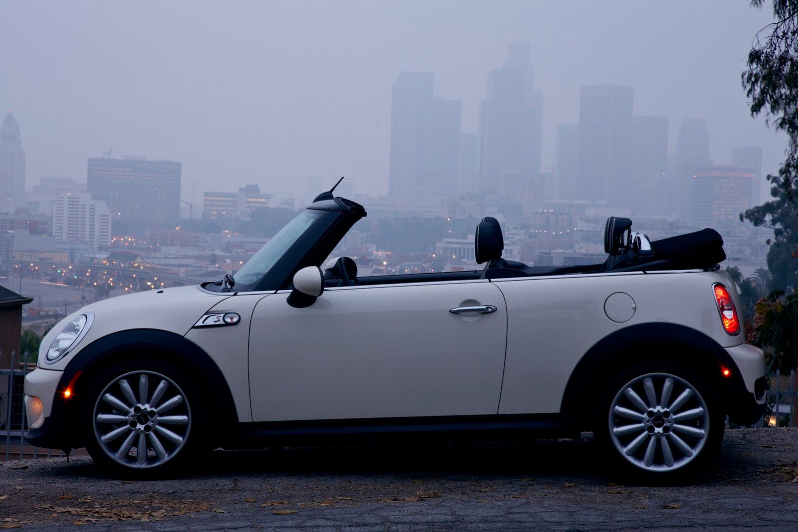 Galeria Mini jako celebracja sprzedaży półmilionowego egzemplarza w USA 79