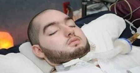 "Śpiący książę" od dwóch dekad nie wybudził się ze śpiączki. Rodzina nie traci nadziei