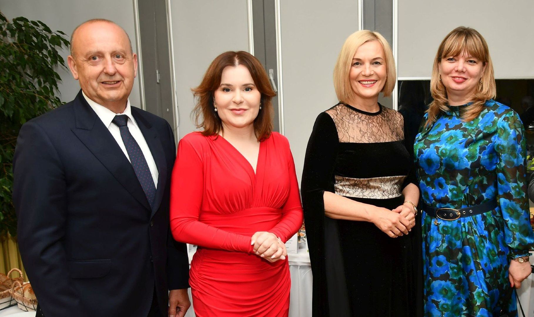 W koncercie inauguracyjnym uczestniczyli: posłanka Anna Krupka, marszałek województwa Renata Janik z mężem Markiem, dyrektor Wojewódzkiego Domu Kultury w Kielcach Magdalena Fogiel-Litwinek.