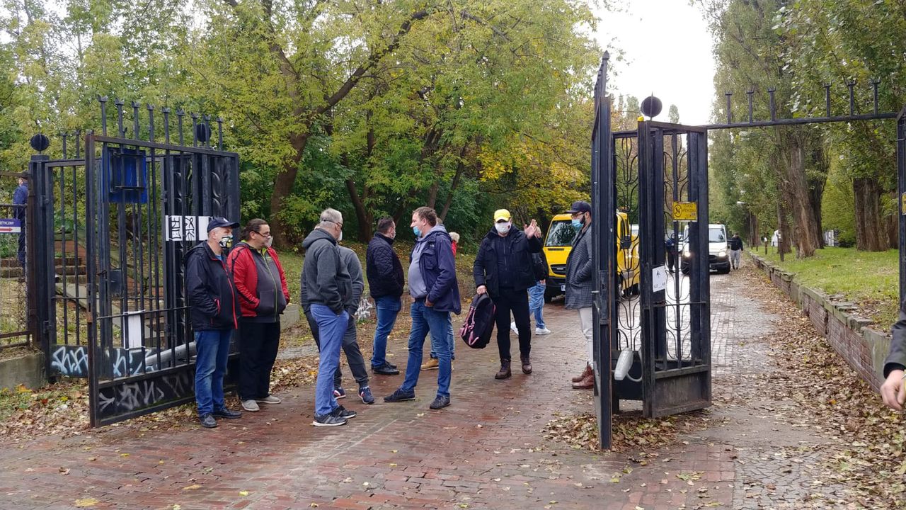 Warszawa. Nadzór budowlany zamyka Skrę