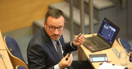 Spór o uchwałę anty-LGBT z miliardami euro w tle. "Niezrozumienie powagi sytuacji"