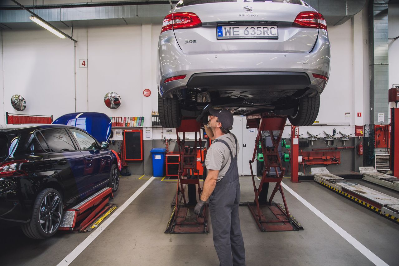 Auto mało jeździ, a serwisować i tak trzeba. Sprawdź, co musisz wymieniać