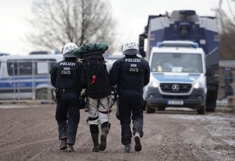 Niemcy kopcą na potęgę. Przez Rosję wycofują się rakiem z obietnic