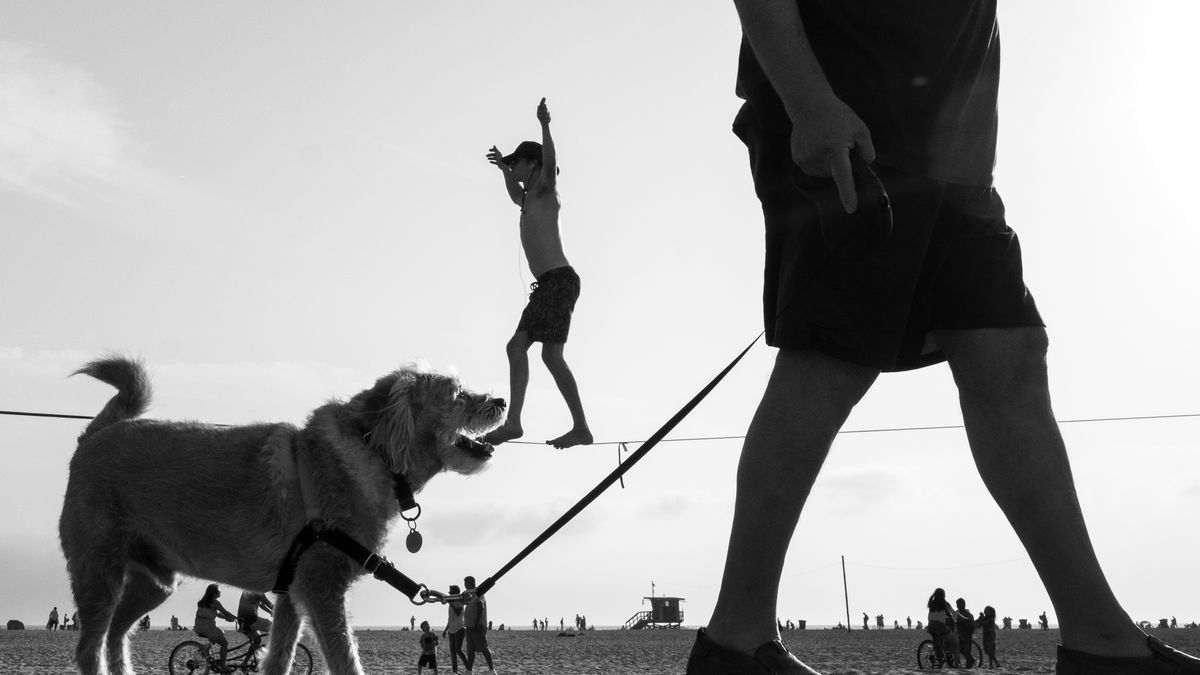 Kiedy fotograf architektury bierze się za streeta. Świetny projekt "Balance" 1