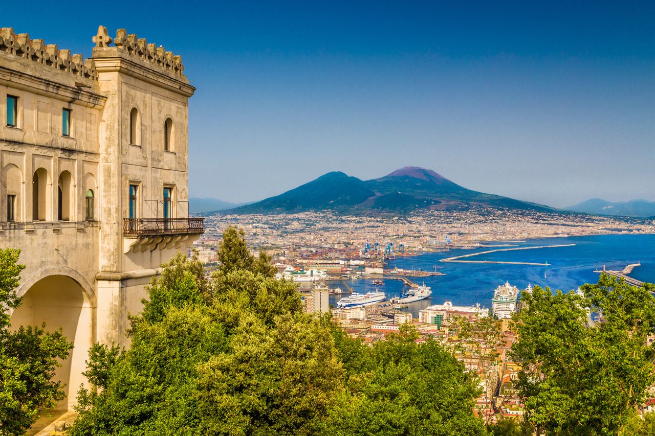 British tourist faces heavy fines for vandalizing Pompeii frescoes