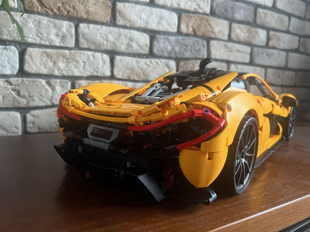 McLaren P1 z klocków LEGO