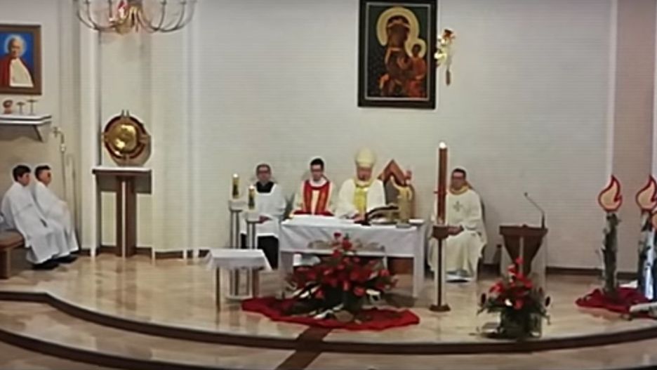 Screen z filmu "Zabawa w chowanego" braci Sekielskich