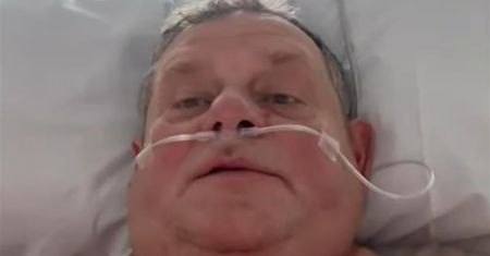 "Bawcie się jak nigdy". Kazik pokazał nowe wideo ze szpitala