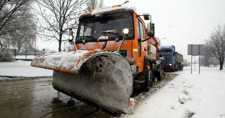 Pogoda: IMGW wydaje ostrzeżenia przed marznącymi opadami i oblodzeniem
