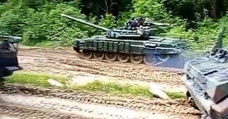 Nagranie z frontu. Ukraińcy trenują na polskich czołgach