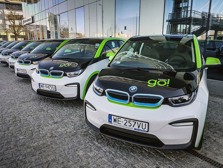 Wystarczy aplikacja i ruszamy w drogę takim BMW i3