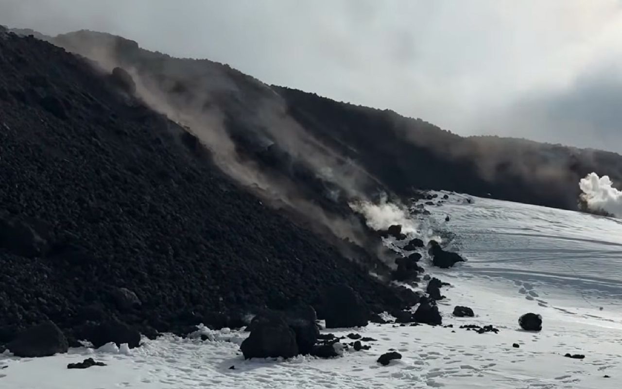 Lavafluss am Ätna: Italienischer Vulkan beeindruckt mit Aktivität