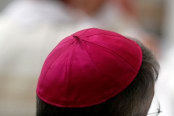 Będzie można jeść mięso. Kilku biskupów udzieliło wiernym dyspensy