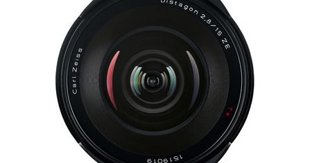Carl Zeiss Distagon T* 2,8/15 - 110 stopni kąta widzenia z małą dystorsją