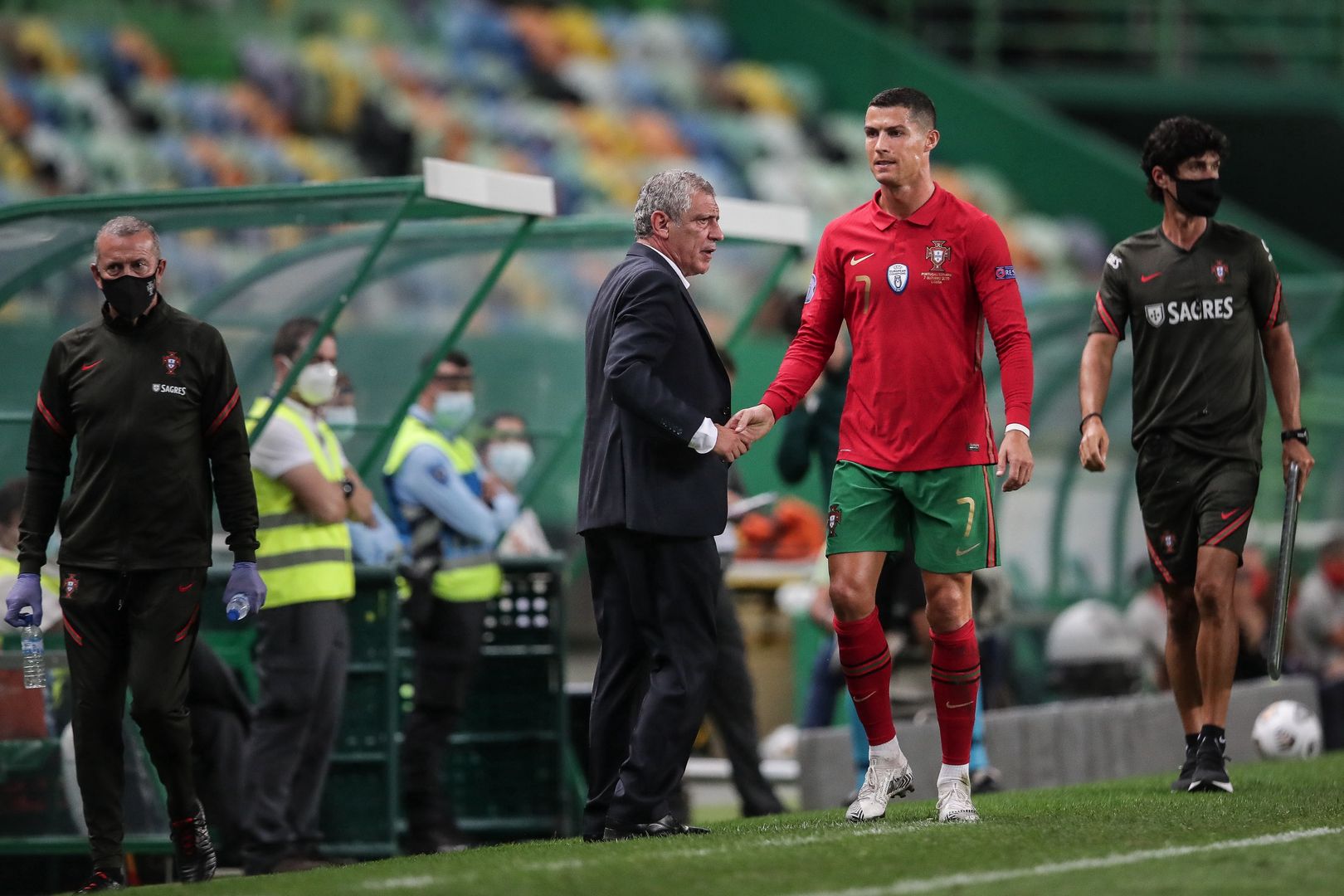Cristiano Ronaldo okradziony! Policja już poluje na włamywacza