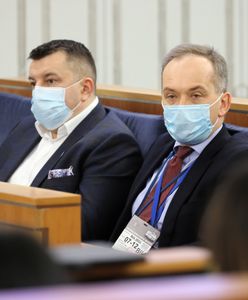 Nowe obostrzenia. "Nie konsultowano ich z Radą Medyczną"