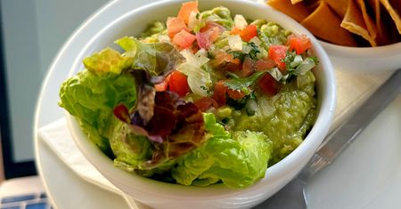 Najzdrowsze smarowidło świata? Oto dlaczego guacamole nie ma konkurencji