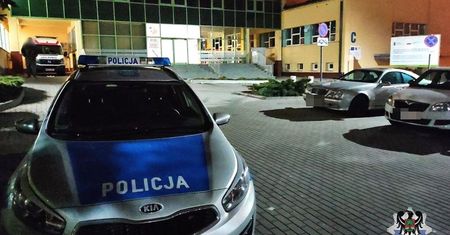 Policjanci bohaterami. Poparzone dziecko potrzebowało pomocy