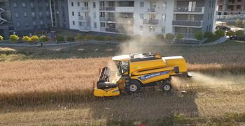 Rolnik z Lublina chce sprzedać pole na osiedlu. Oto cena