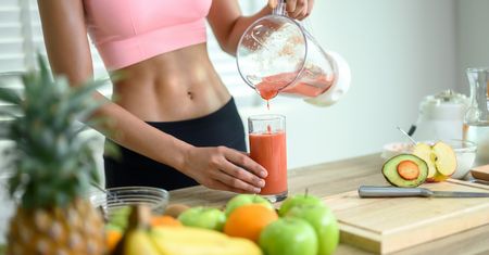 Dieta okienkowa. Kuszący sposób na zrzucenie zbędnych kilogramów – czy dla każdego?